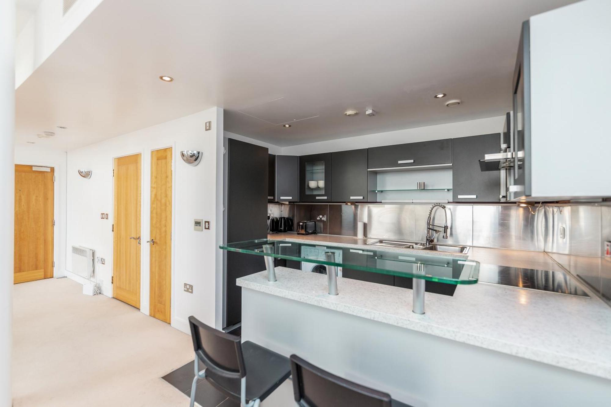 Excel Dock Apartments Лондон Екстериор снимка