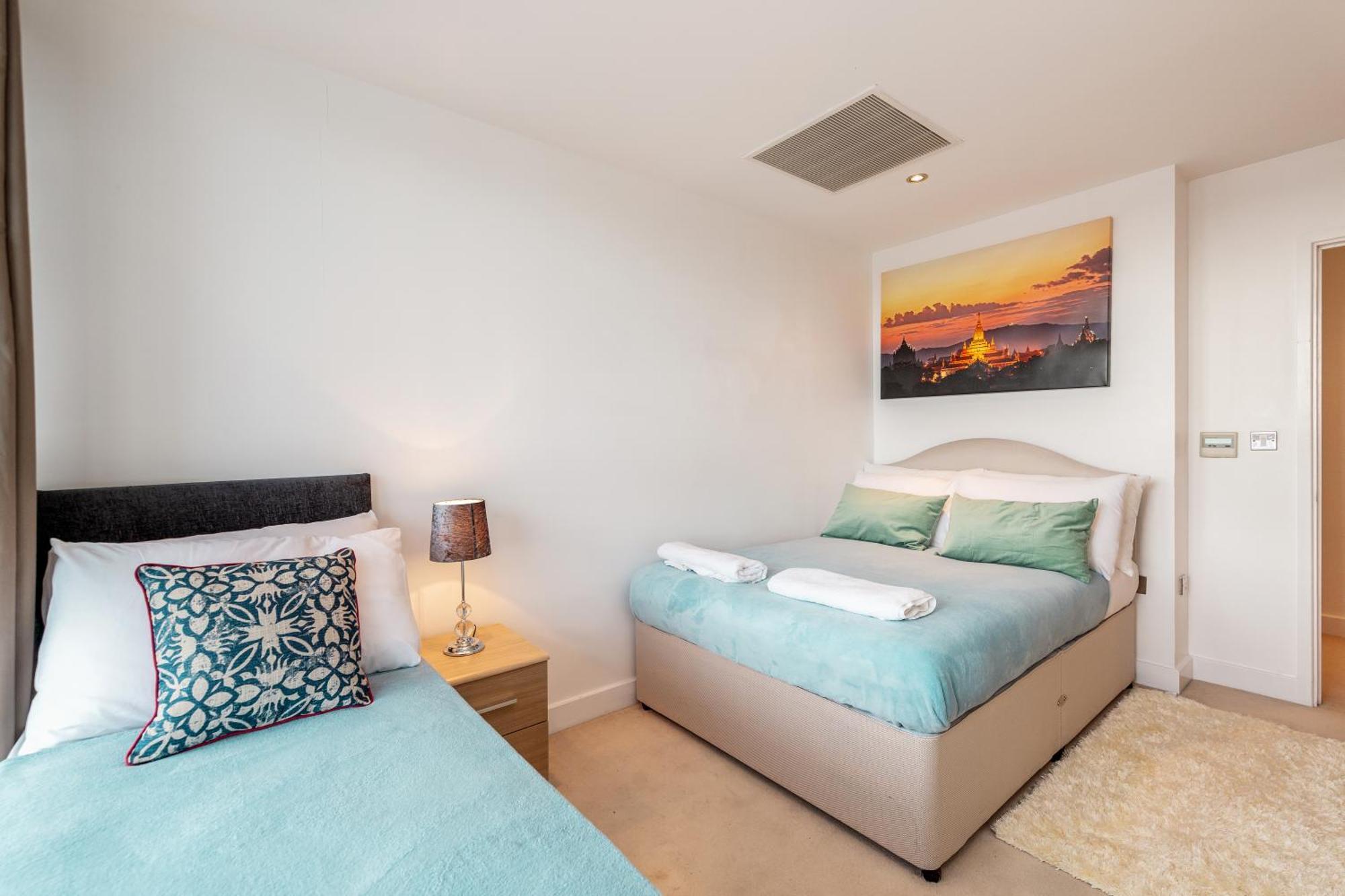 Excel Dock Apartments Лондон Екстериор снимка