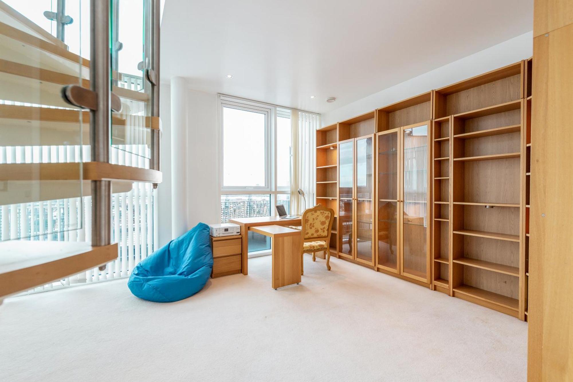Excel Dock Apartments Лондон Екстериор снимка
