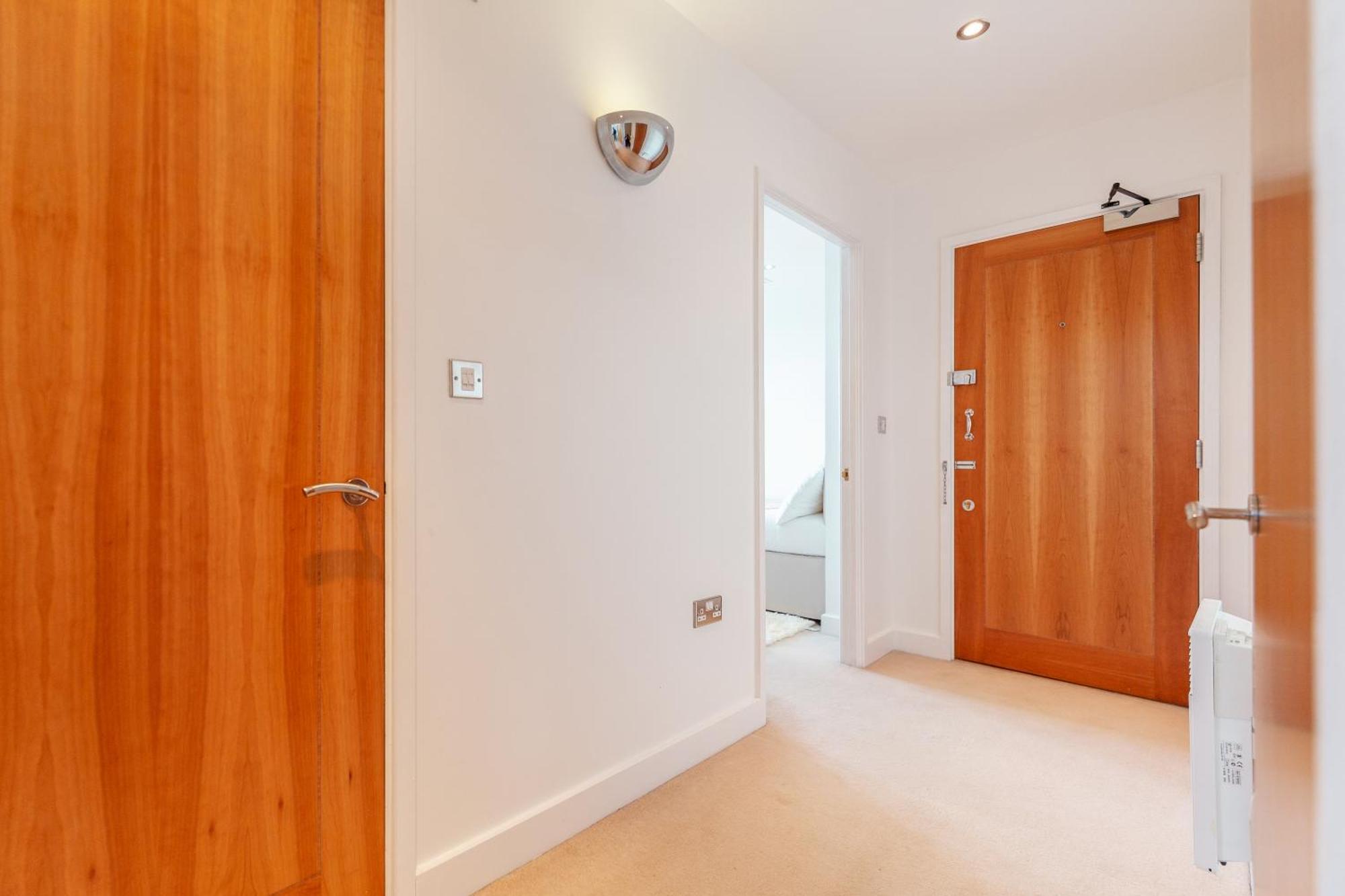 Excel Dock Apartments Лондон Екстериор снимка