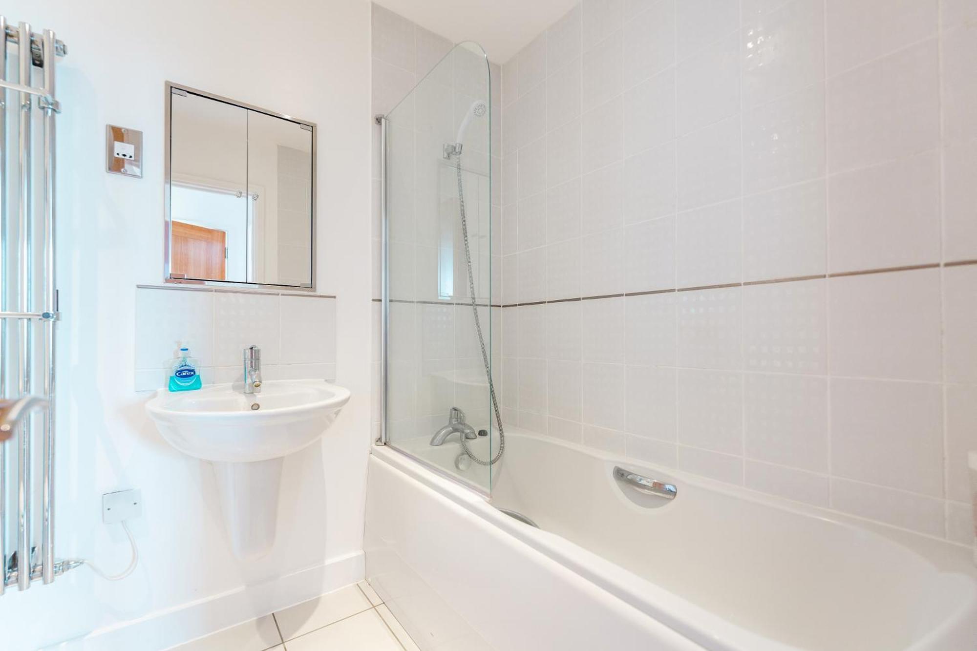 Excel Dock Apartments Лондон Екстериор снимка