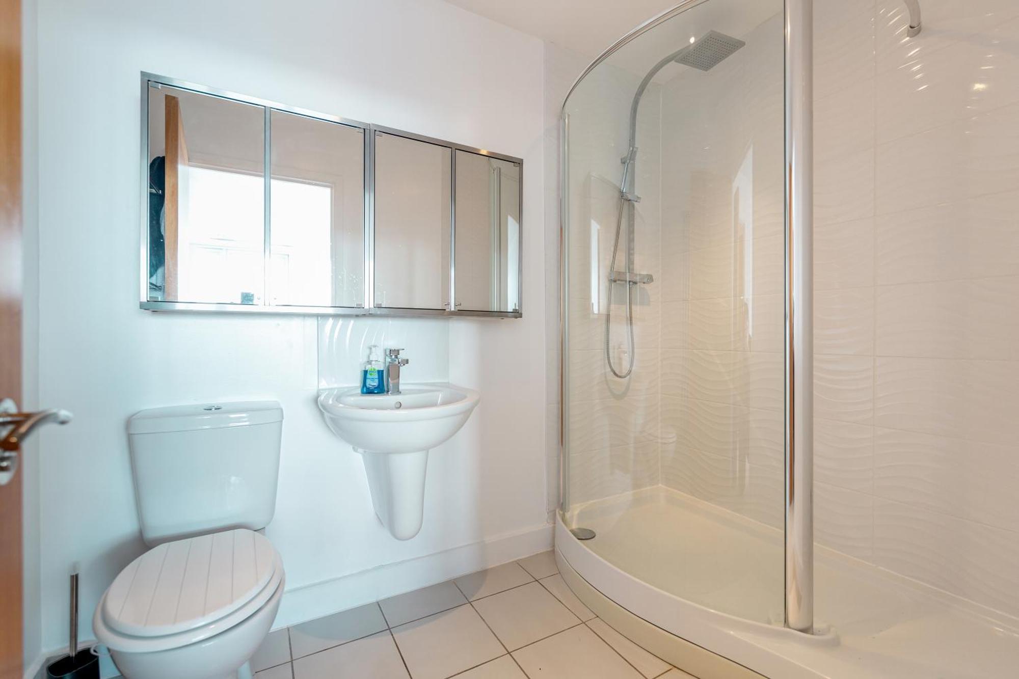 Excel Dock Apartments Лондон Екстериор снимка