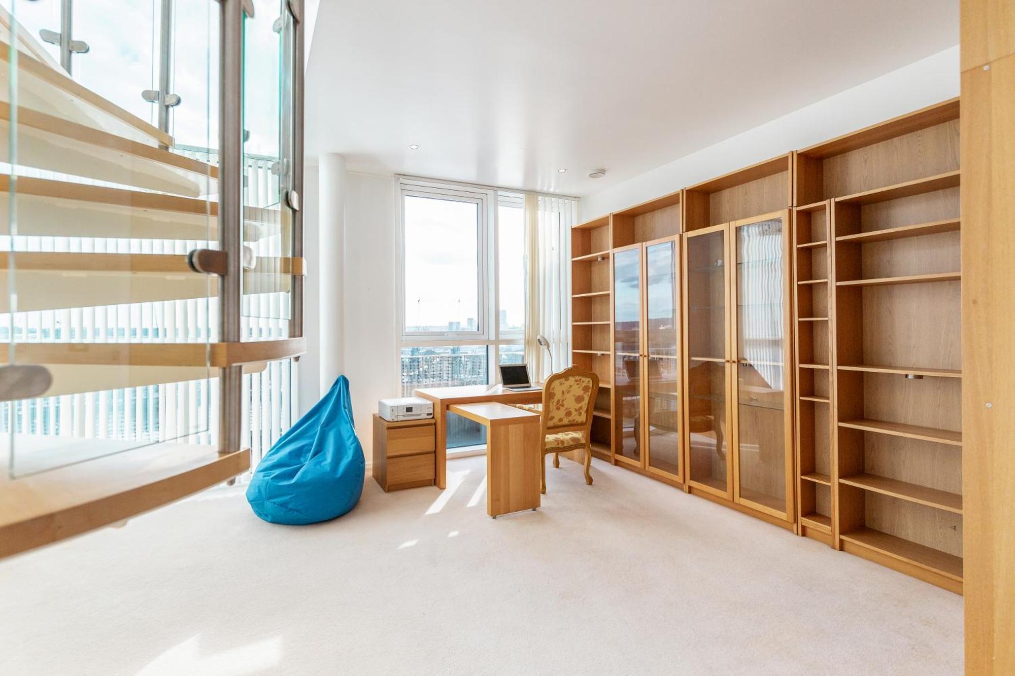 Excel Dock Apartments Лондон Екстериор снимка