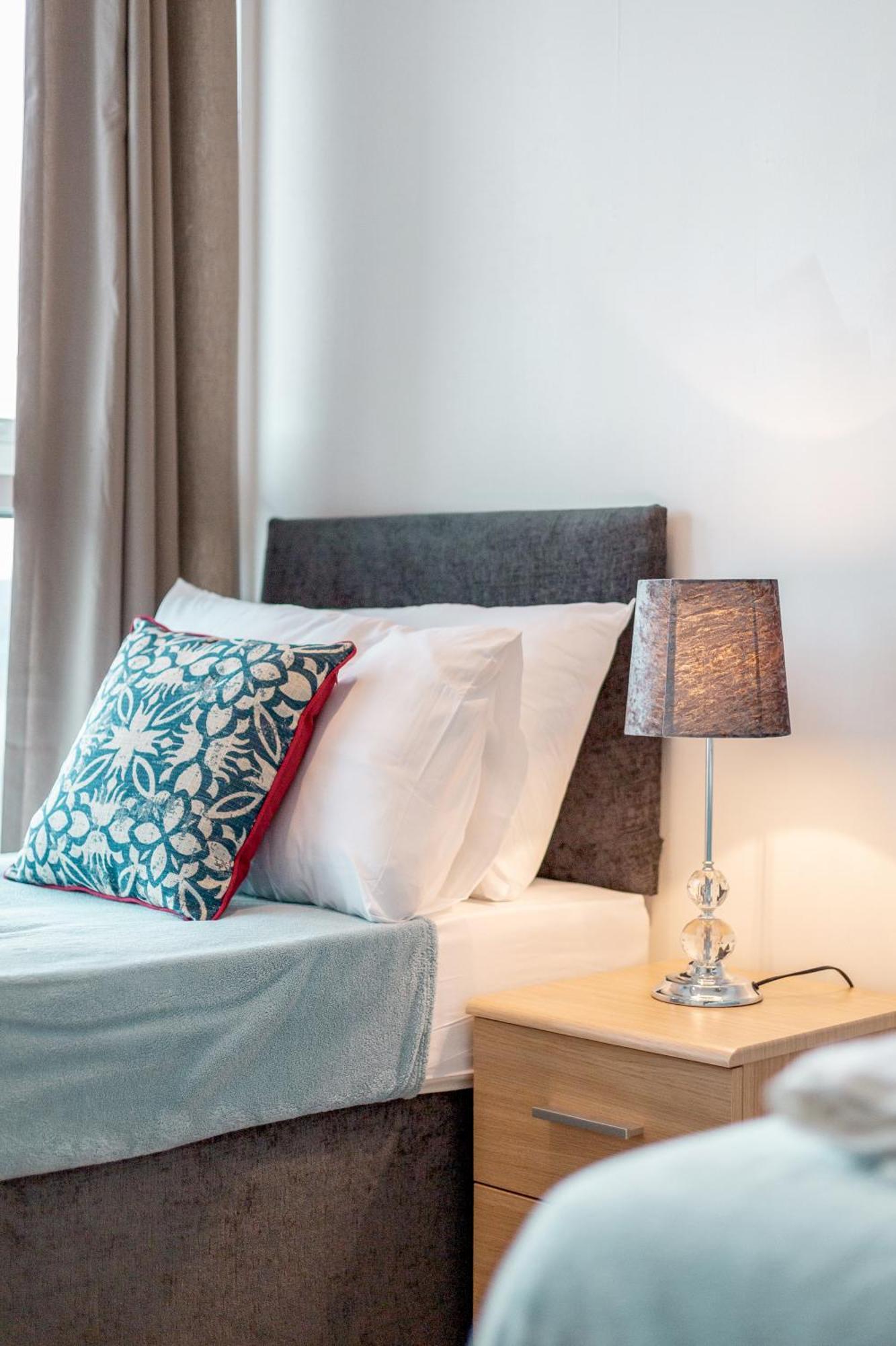 Excel Dock Apartments Лондон Екстериор снимка