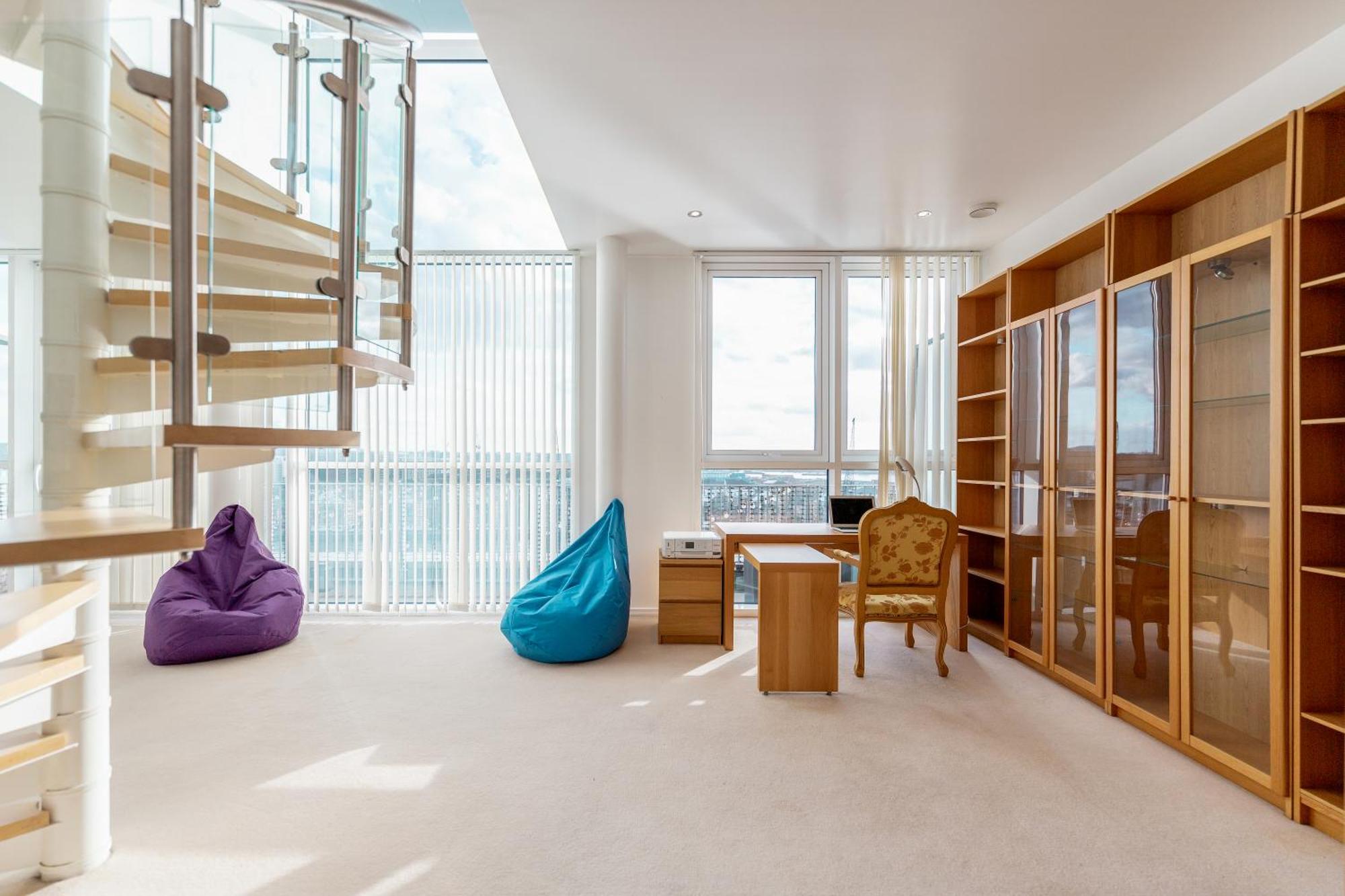 Excel Dock Apartments Лондон Екстериор снимка