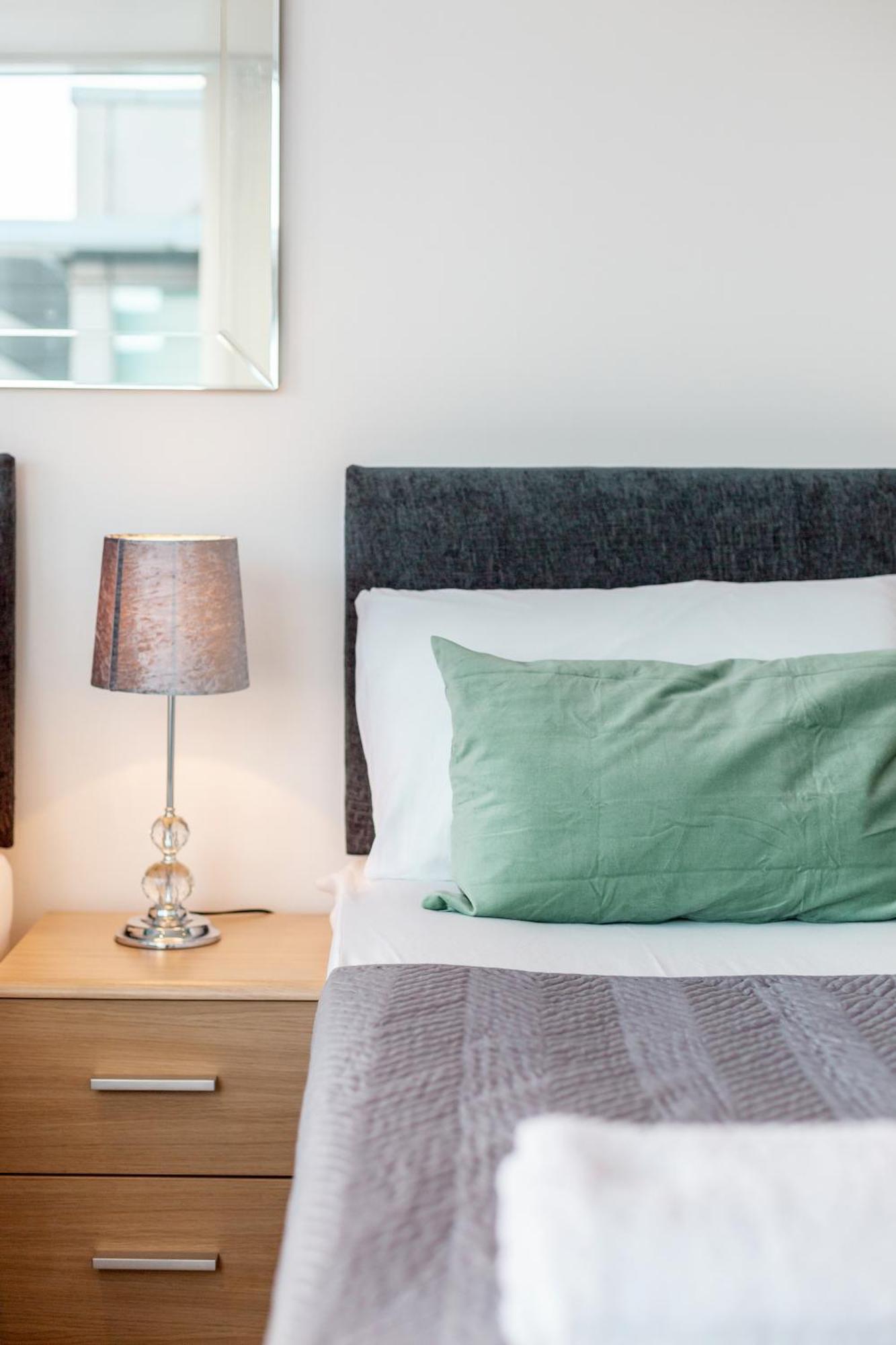 Excel Dock Apartments Лондон Екстериор снимка